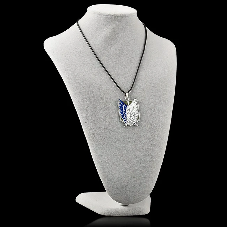 Sidabrinis pakabukas su Attack on Titan medalionu – puikiai anime fanams