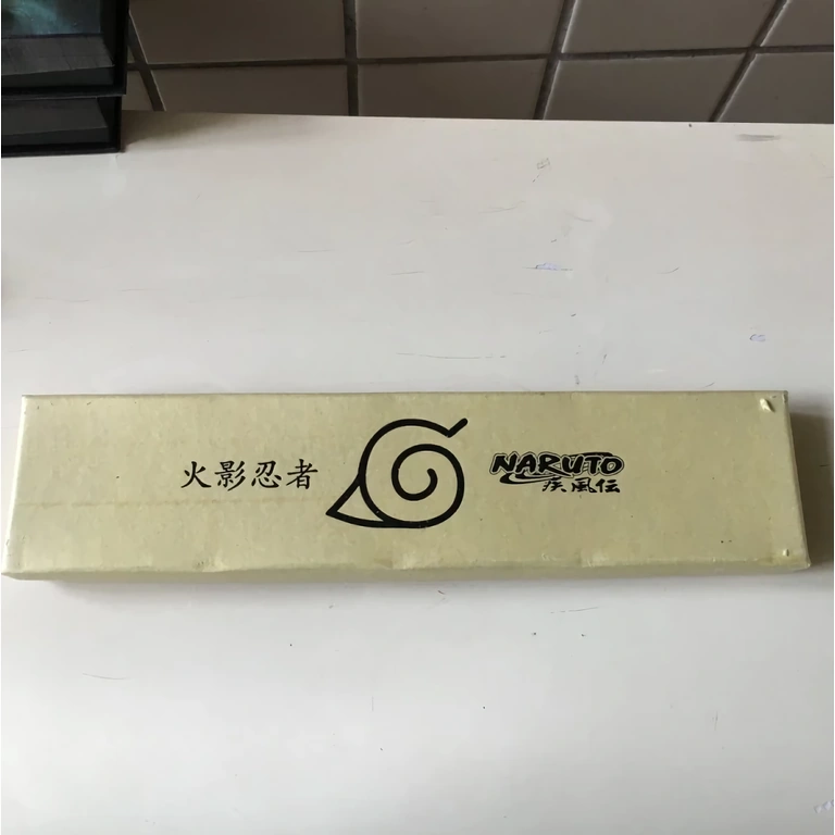 Kunai replikos eksponavimui, įkvėpta anime serijos Naruto