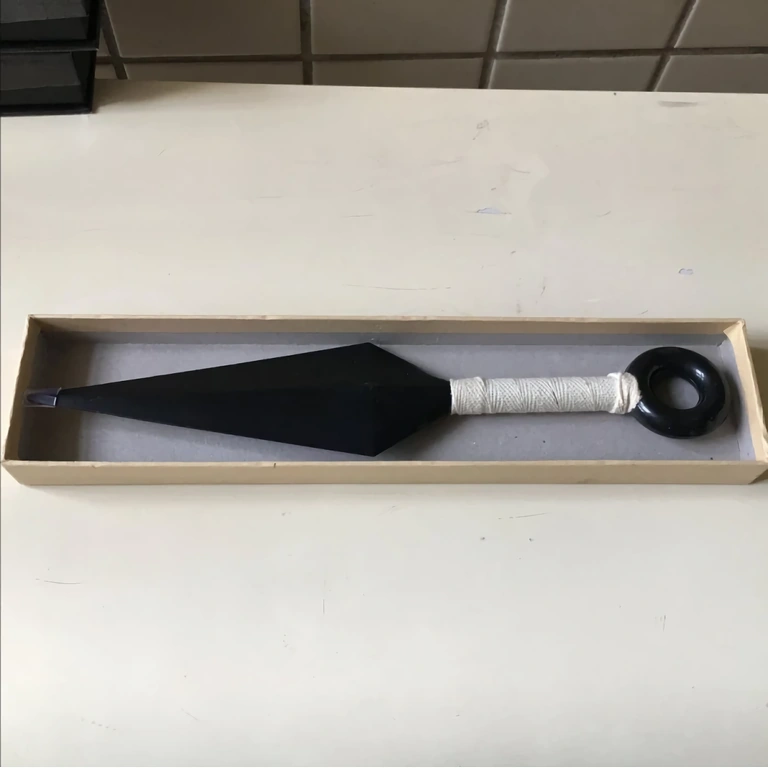 Nindzės ginklo žaislas su Naruto dizainu