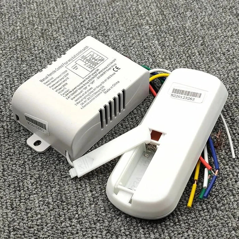 Nuotoliniu būdu įjungti/išjungti šviestuvo sistemos valdymas