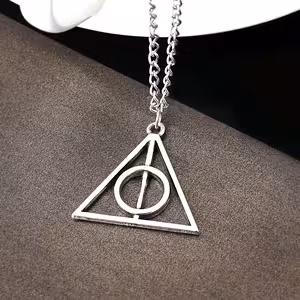 Harry Potter Deathly Hallows trikampio sidabrinis pakabukas – Magiška papuošalas