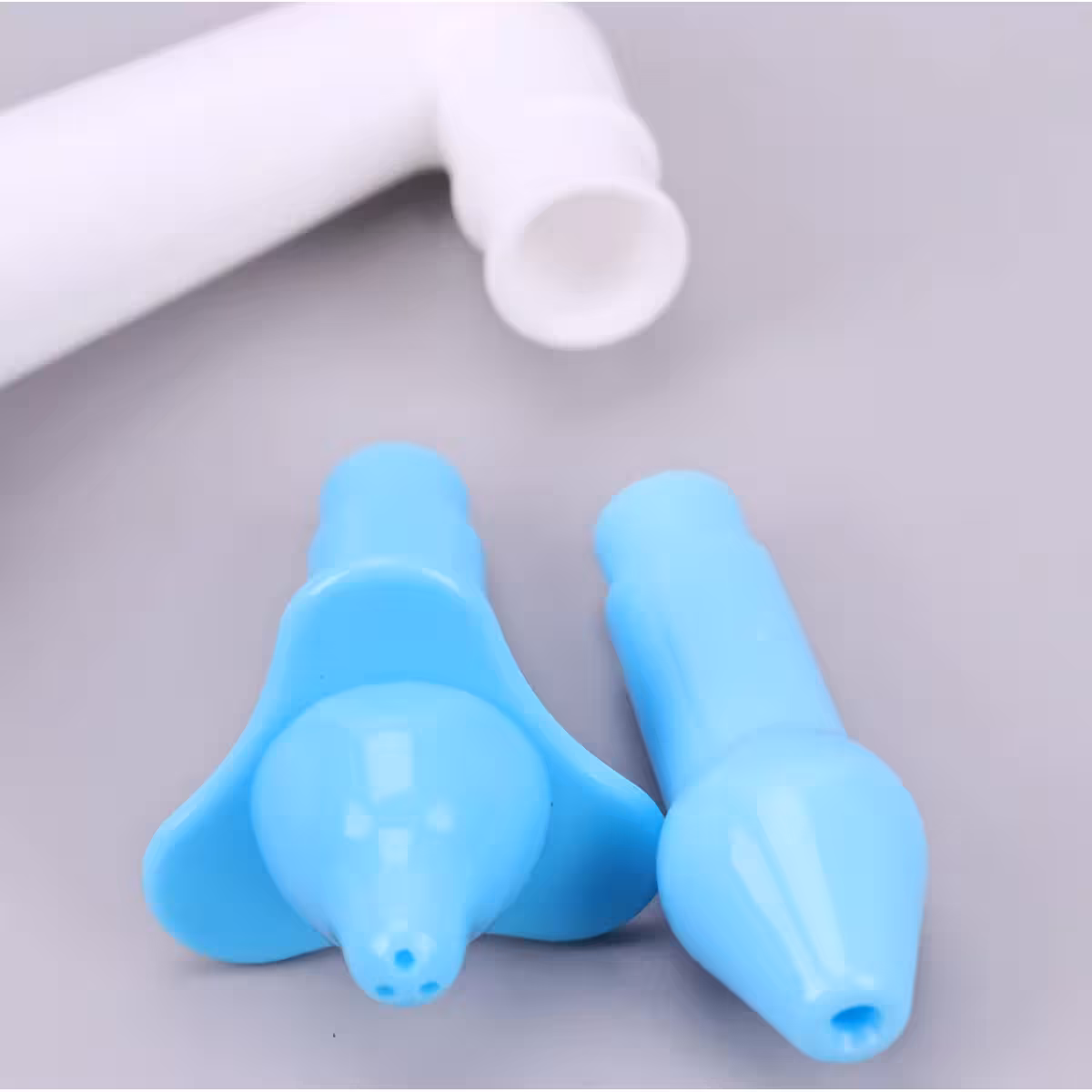 Įtraukti adapteriai patogiam naudojimui suaugusiems ir vaikams