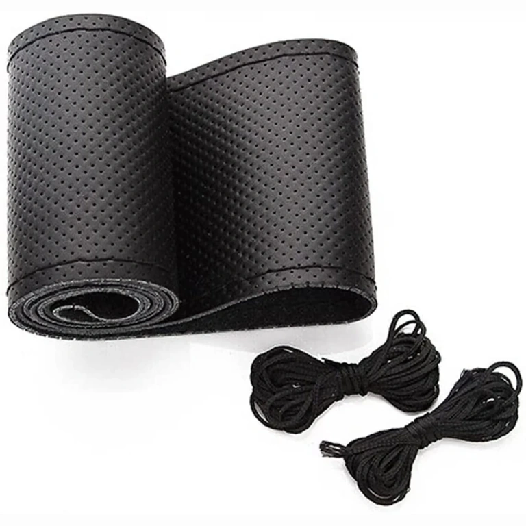 Juoda odinė vairo apsauga rankomis siuvama, elegantiška išvaizda