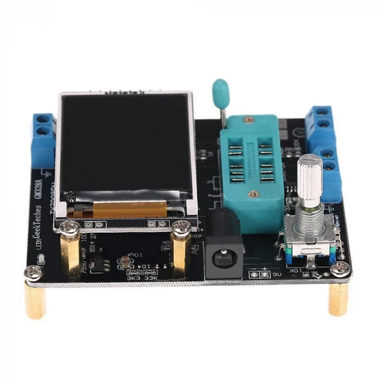 PWM arba kvadratinės bangos signalų generavimo funkcija su reguliuojama dažniu