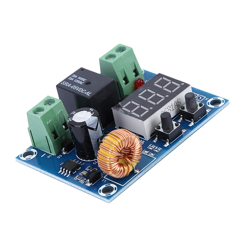 XH-M609 įrenginys idealus saulės sistemų baterijų apsaugai