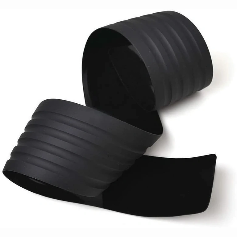 Guminė juosta bagažinės įėjimo apsaugai Guminė apsauga ant bagažinės krašto