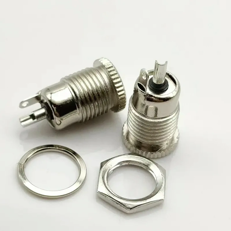 Galingas įkroviklis „pasidaryk pats“ projektams ir namų elektronikai