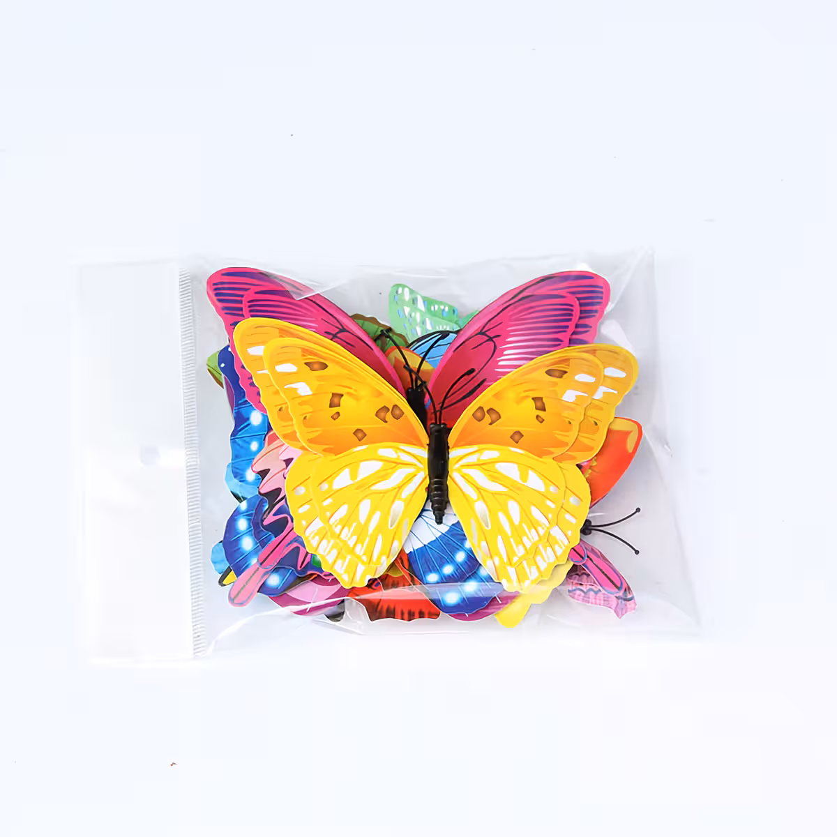 Dekoratyviniai 3D drugeliai, magnetas ir lipnios juostos įtrauktos