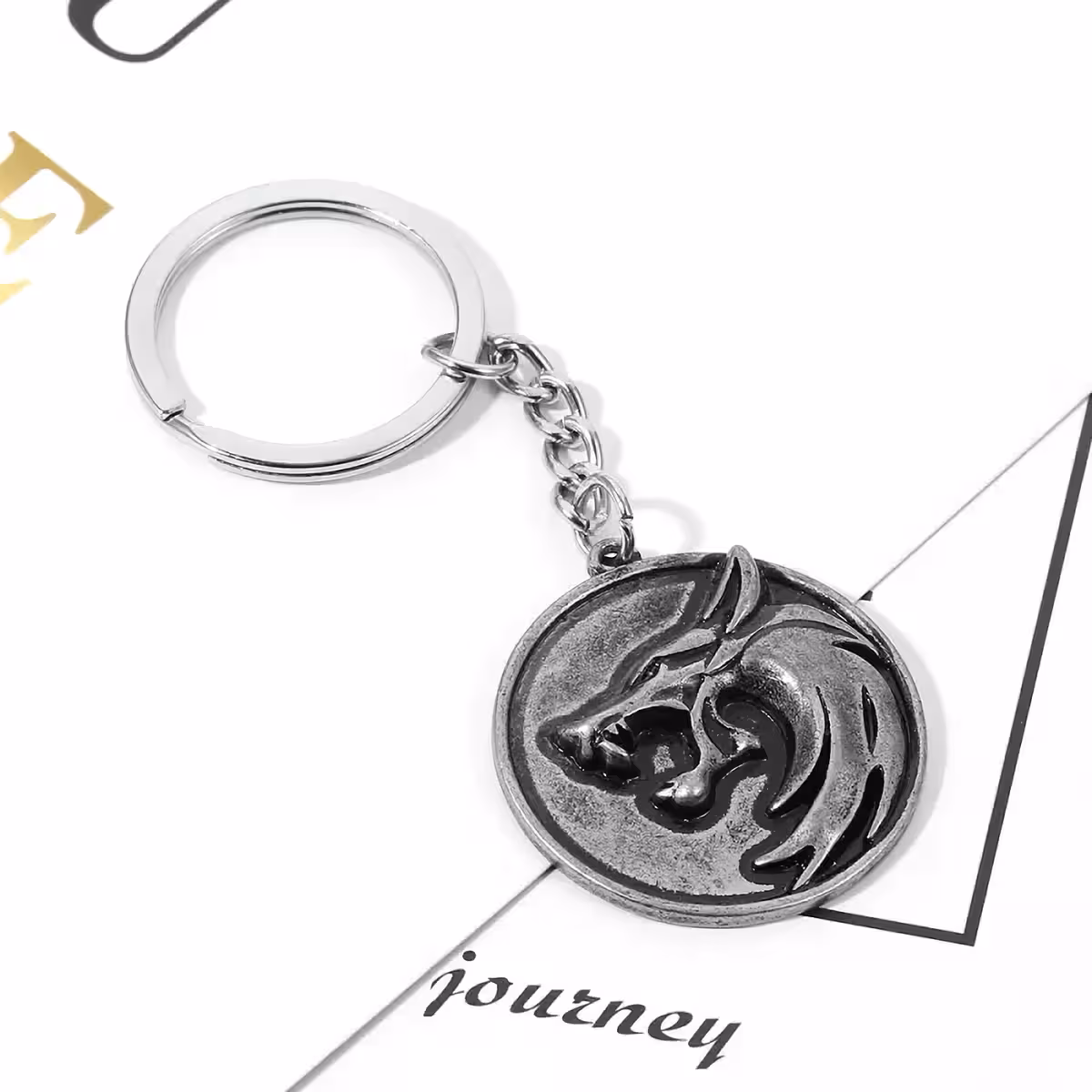 Idealus dovanos variantas The Witcher fanams – blizgūs ir tvirti lydinio medalionai