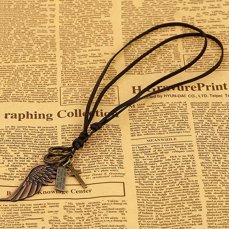 Kryžiaus pakabukas ant juodos odinės grandinėlės vyrams