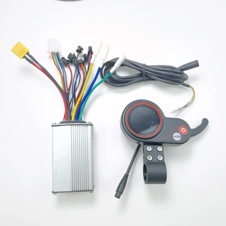 Pilnas 48V valdiklio + LCD + akseleratoriaus rinkinys Pilnas 48V komplektas su valdikliu, ekranu ir akseleratoriumi