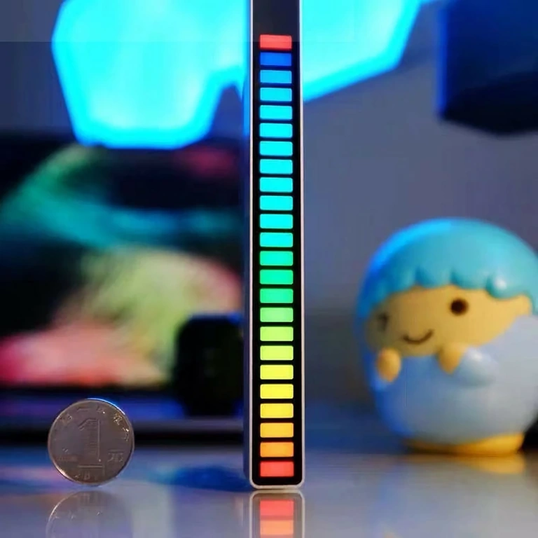 Nešiojama RGB LED juosta su keliais režimais ir muzikos reakcija