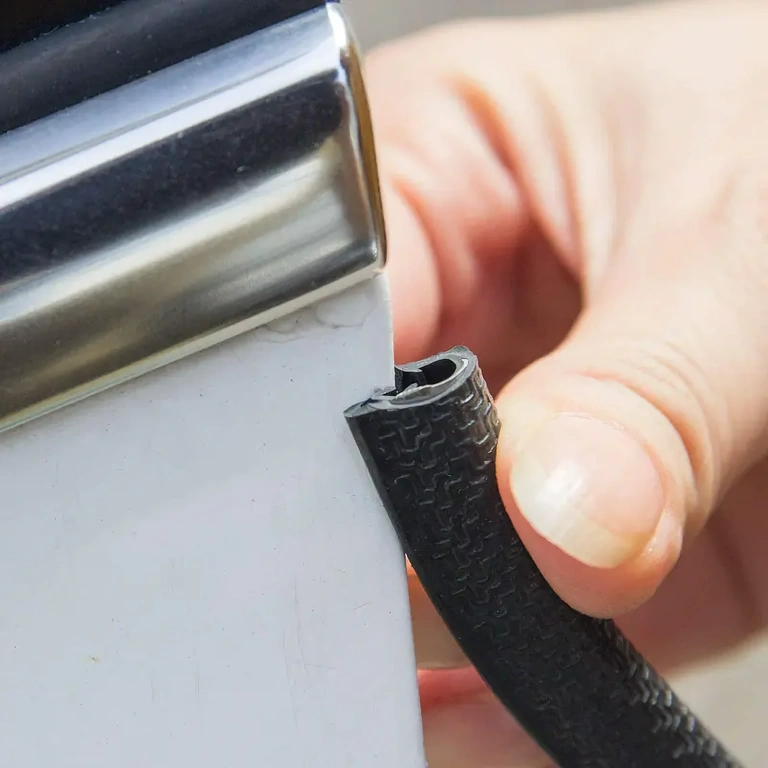 Durų krašto apsaugos juosta automobiliui Lanksti apsauginė juosta durų kraštams automobilyje