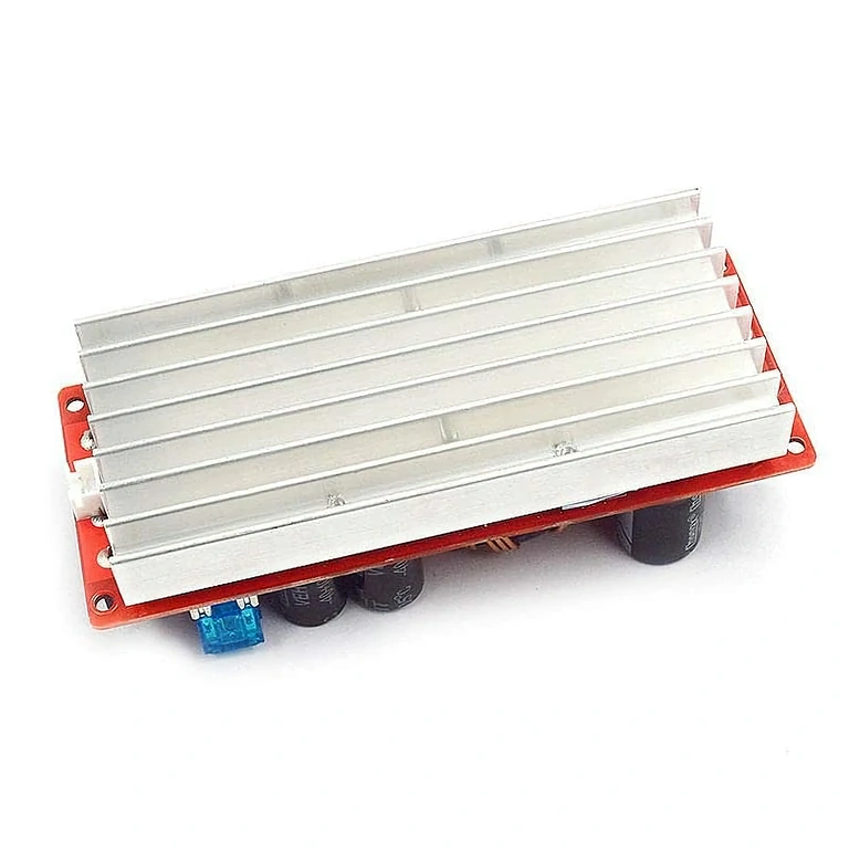 Tvirtas DC-DC konverteris didelės galios apkrovoms maitinti