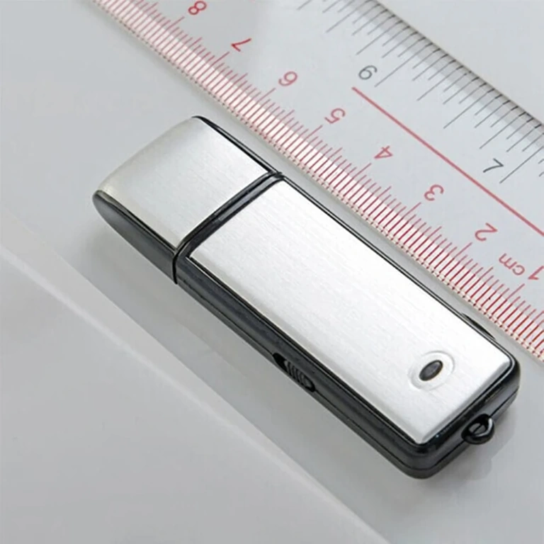 Diskretiška USB atmintinė su nematomu LED indikatoriumi įrašams