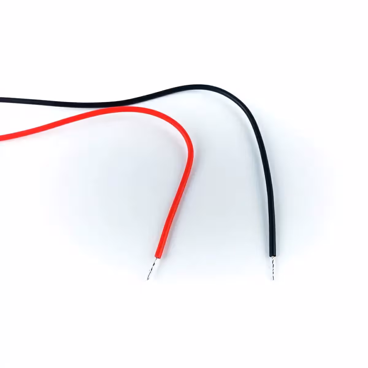 Maitinimo laidas komplekte, suderinamas su TEC1-12706 12V moduliu