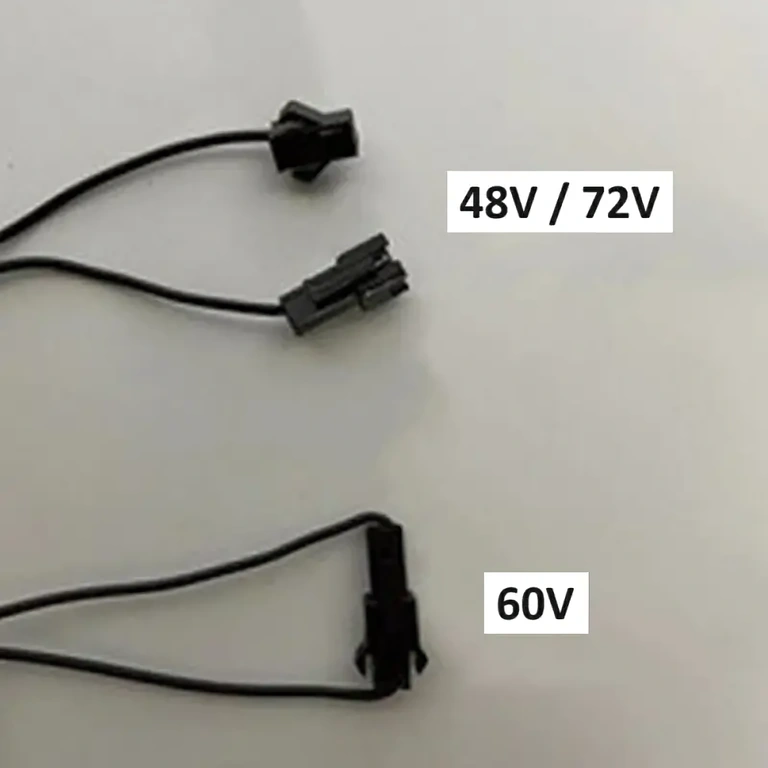 Skaitmeninis ekranas, suderinamas su įvairiomis įtampomis