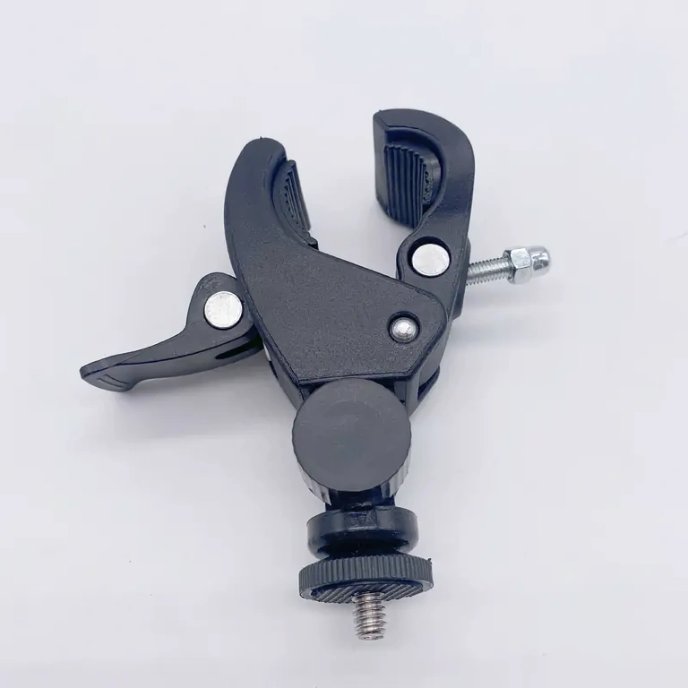 Saugus ir stabilus kameros tvirtinimas ant vairo aktyviems nuotykiams