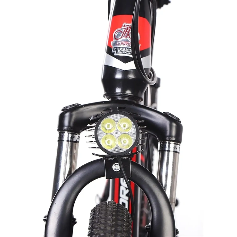 LED žibintas sumontuotas priekyje ant elektrinio dviračio, priekinis vaizdas