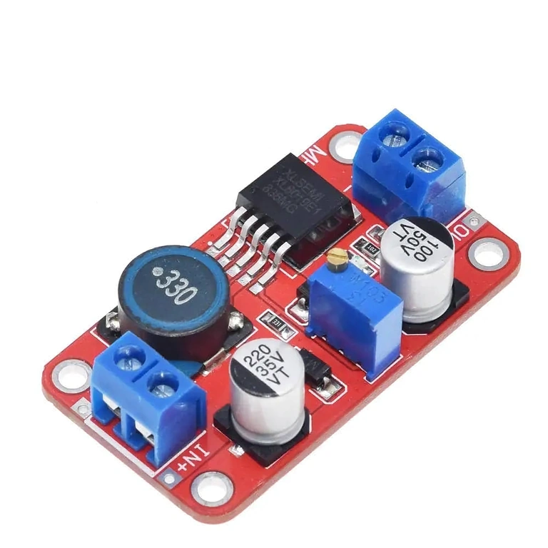 XL6019 DC-DC Boost Converter modulis – priekinis vaizdas XL6019 DC-DC Boost Converter priekinis vaizdas, aiškiai parodytas dizainas
