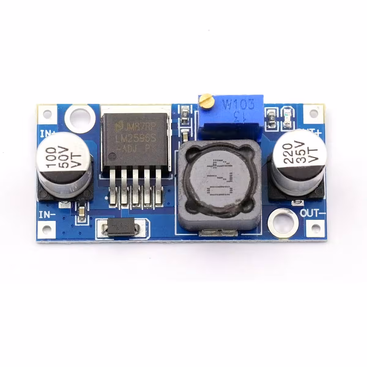 LM2596S modulis nufotografuotas iš viršutinio kampo