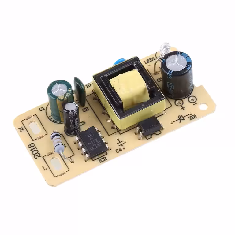12V 1A maitinimo šaltinis – kompaktiška plokštė, stabilizuota, ideali LED, Arduino, elektroninėms sistemoms