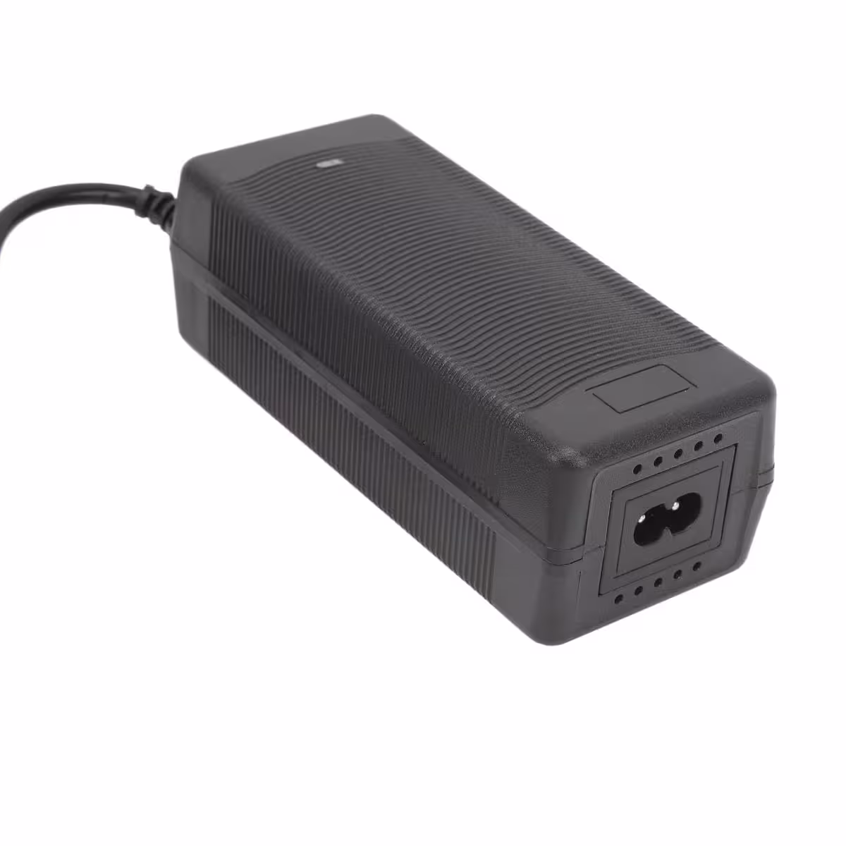 52V–58,8V 2A įkroviklis su 8mm koaksialine jungtimi, suderinamas su paspirtukais ir elektriniais motoroleriais