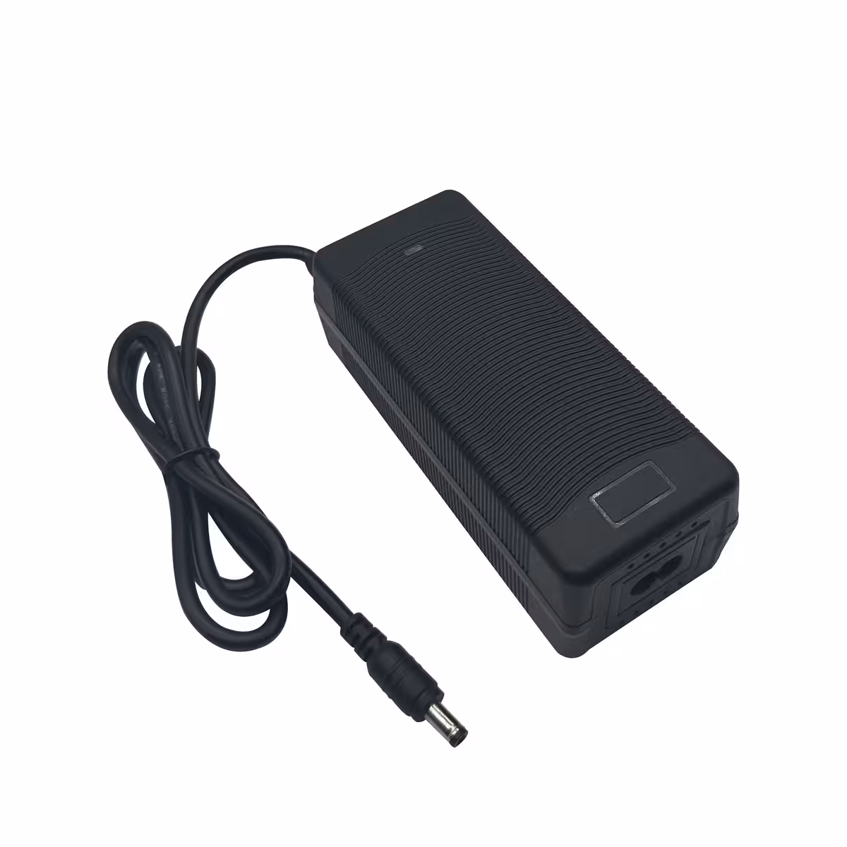 52V–58,8V 2A įkroviklis paspirtukams ir dviračiams, saugo bateriją ir užtikrina greitą įkrovimą