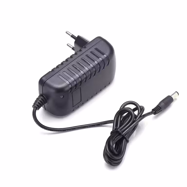 12V 2A LiFePO4 akumuliatoriaus įkroviklis su apsauga ir LED indikatoriumi