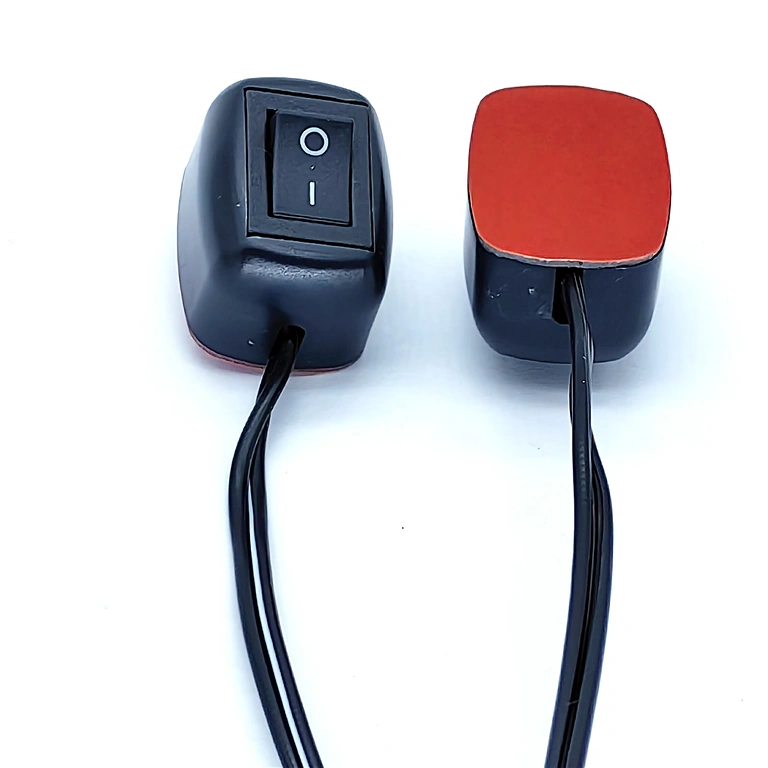 Jungiklio struktūra ir dėklas paviršiniam montavimui