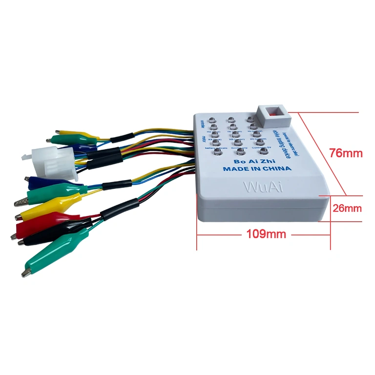 Universalus testeris – baterijos prijungimas Baterija prijungta prie universalio testerio valdiklio patikrinimui
