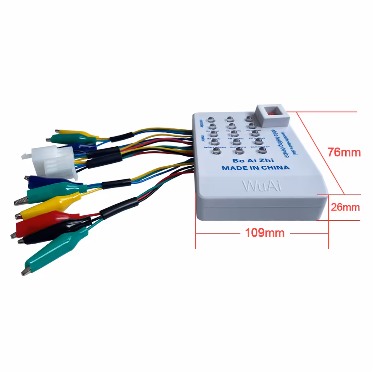 Baterija prijungta prie universalio testerio valdiklio patikrinimui