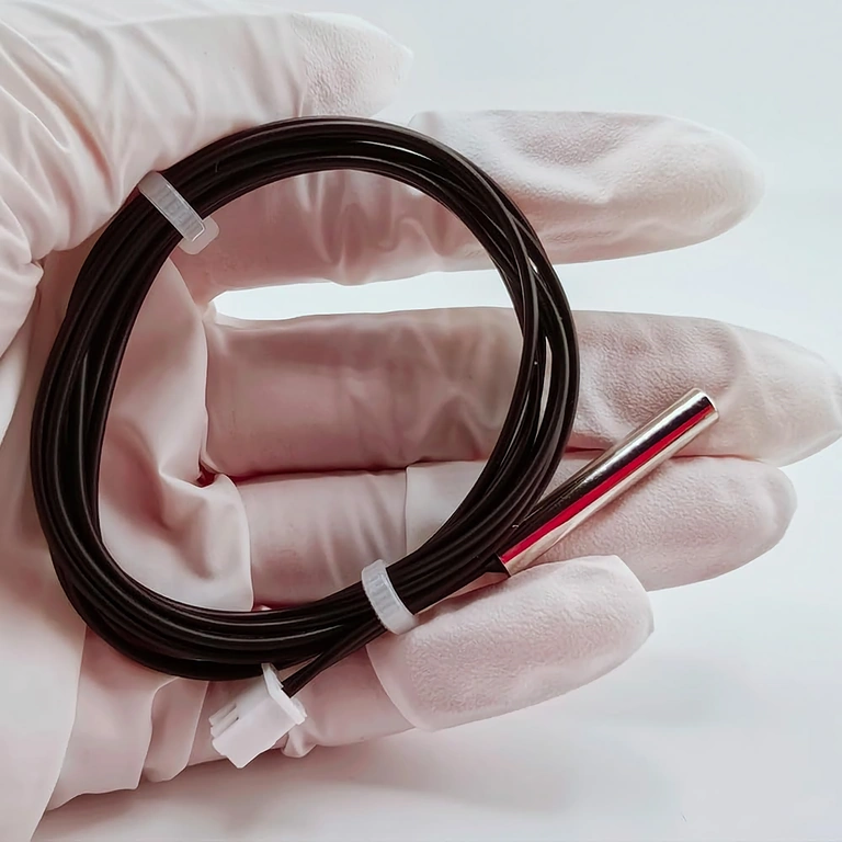 4 vnt. NTC zondų šildymo sistemoms 4 vnt. NTC 10K zondas vandens šildymo sistemoms